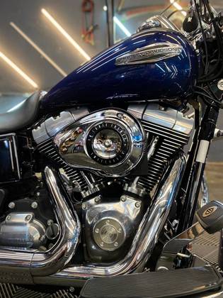 HARLEY-DAVIDSON DYNA SWITCHBACK 